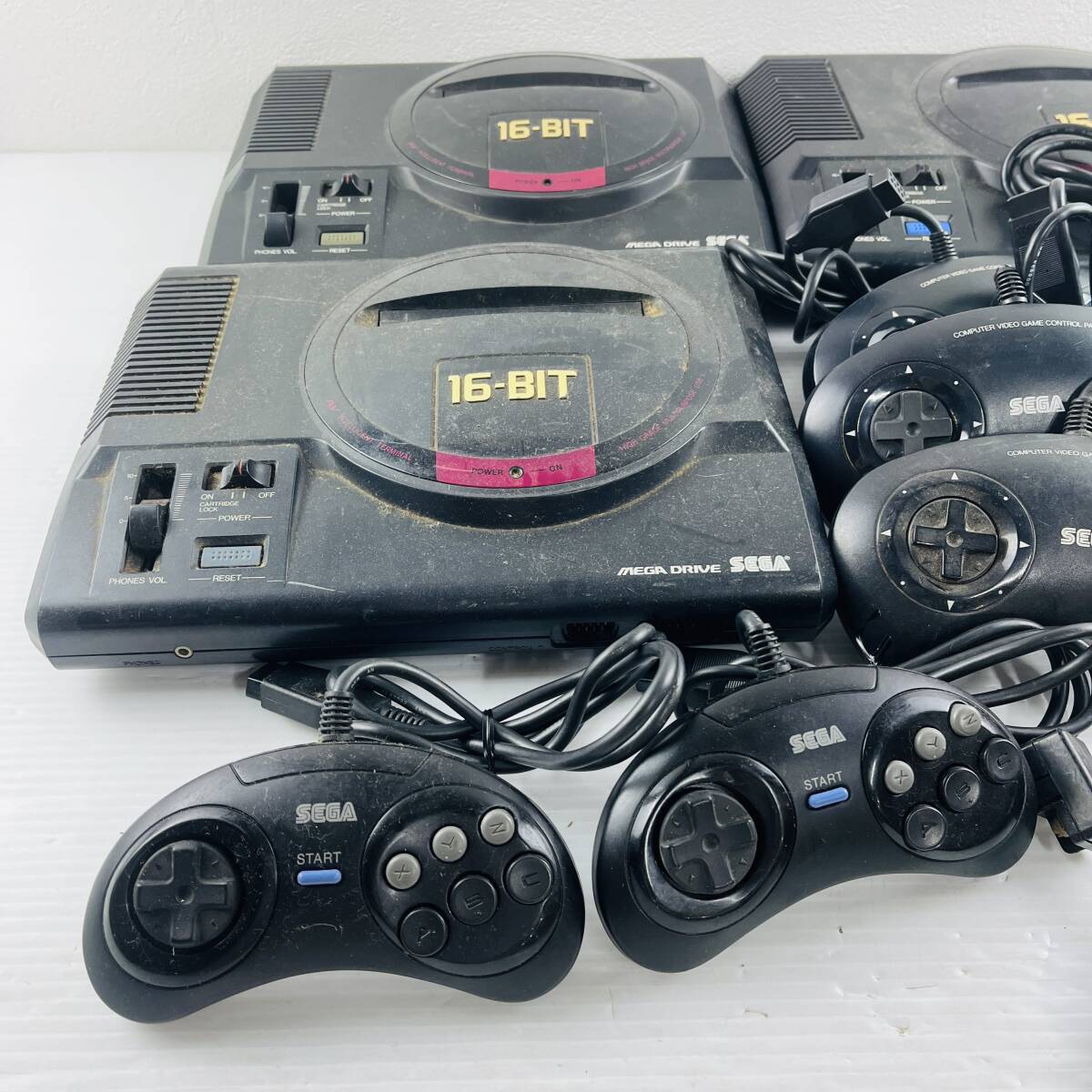 ●203【動作未確認／大量まとめ】SEGA メガドライブ2 MEGA DRIVE 16-BIT 本体 HAA-2510 周辺機器 ケーブル コントローラー セガ_画像5