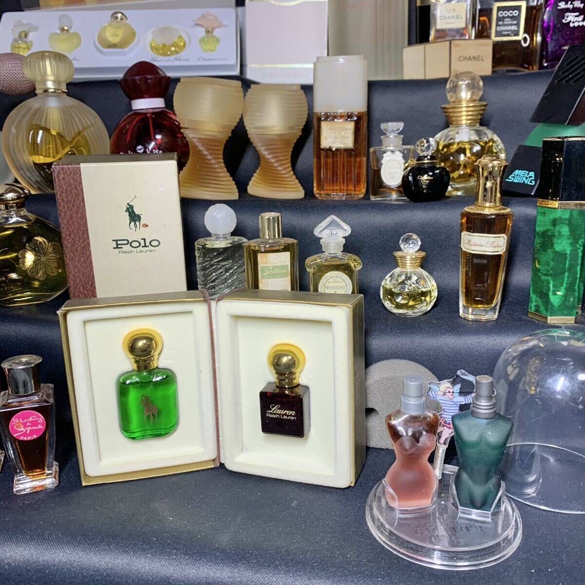  perfume large amount set sale popular brand great number Chanel Gucci Dior etc. Mini bottle contains 