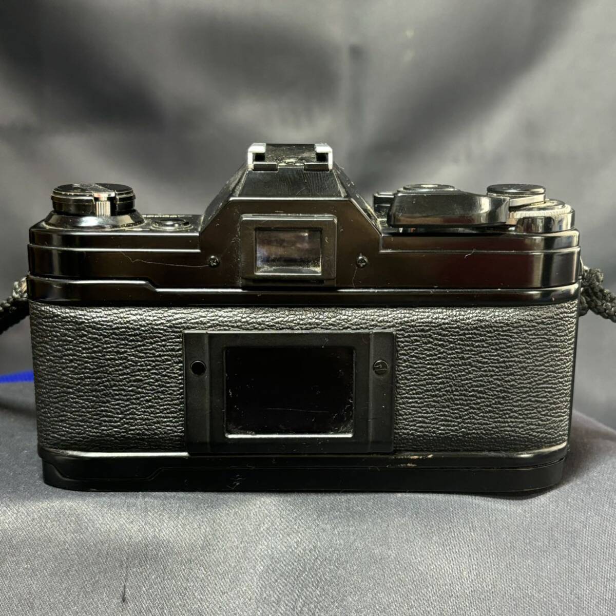 Canon キャノン AE-1 一眼レフ フィルムカメラ/カメラレンズ TAMRON 35-70mm 1:3.5 ボディ ブラック 動作未確認の画像3