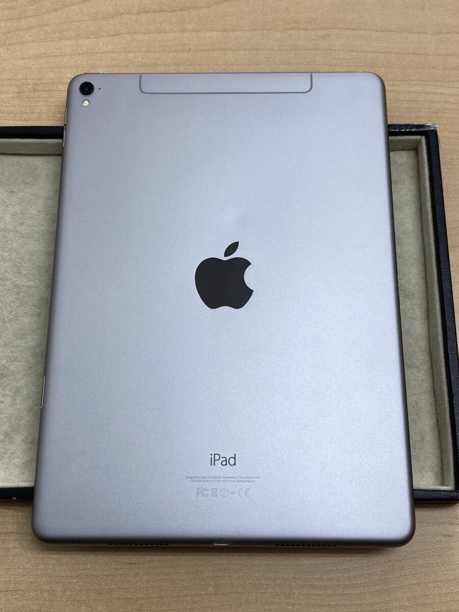 [タブレット端末]APPLE iPad Pro 9.7インチ MLPW2J/A 32GB Wi-Fi+cellular(ソフトバンク) シルバー 付属品なし 一部難あり[中古/現状品]_画像3