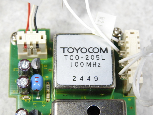 【HPマイクロ波】TOYOCOM TCO-501E/10MHz TCXO(+5V) ＆ TCO-205L/100MHz VC-TCXO(+12V) 搭載基板(REG付) 動作簡易確認済 現状渡ジャンク品の画像5