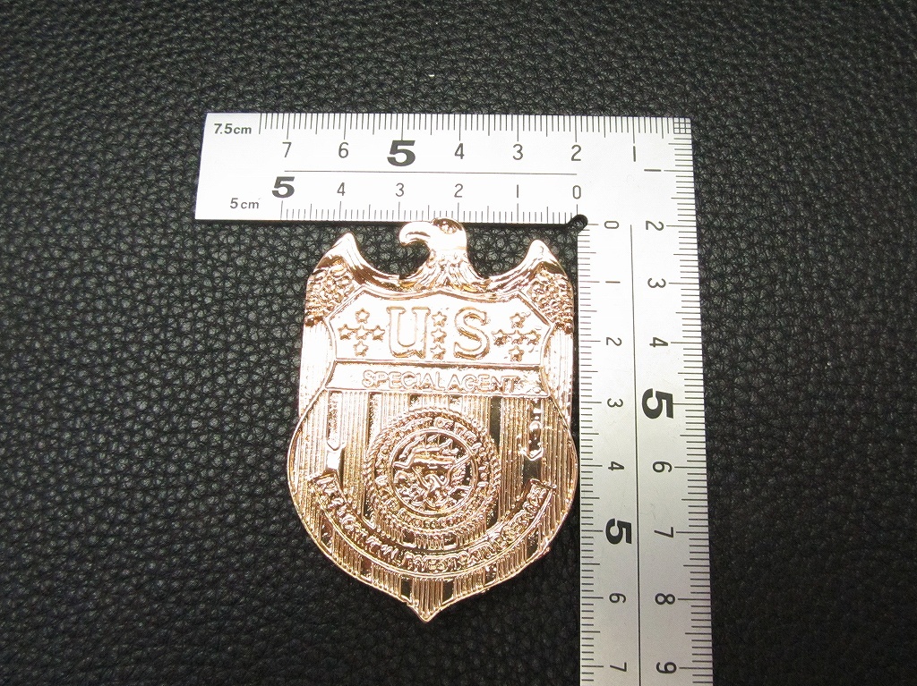 NCIS American navy crime .. department clip type Police badge /18/ size ** approximately 65mm x 45mm present use same size high quality replica 