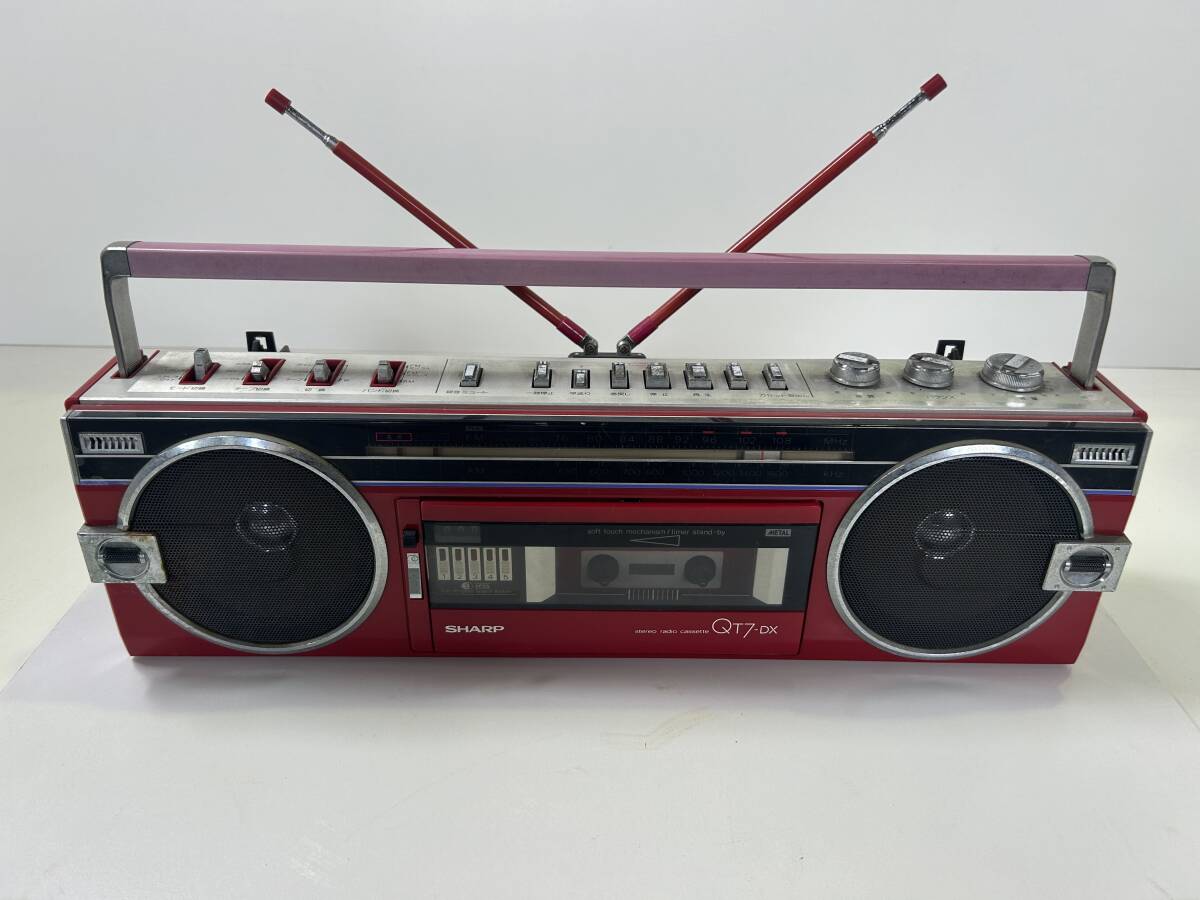 SHARP　シャープ　ラジカセ　FM/AM　ラジオ　カセットレコーダー　QT-７DX　赤　レッド　昭和レトロ　アンティーク　中古品_画像1