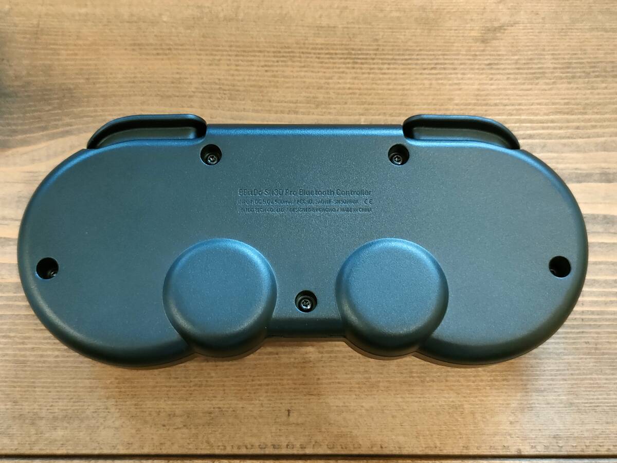 訳アリ品 8BitDo SN30 Pro Bluetooth コントローラー for Android +スマートフォン用クリップ同梱版 正規品 美品 ※USBケーブル欠品_画像2