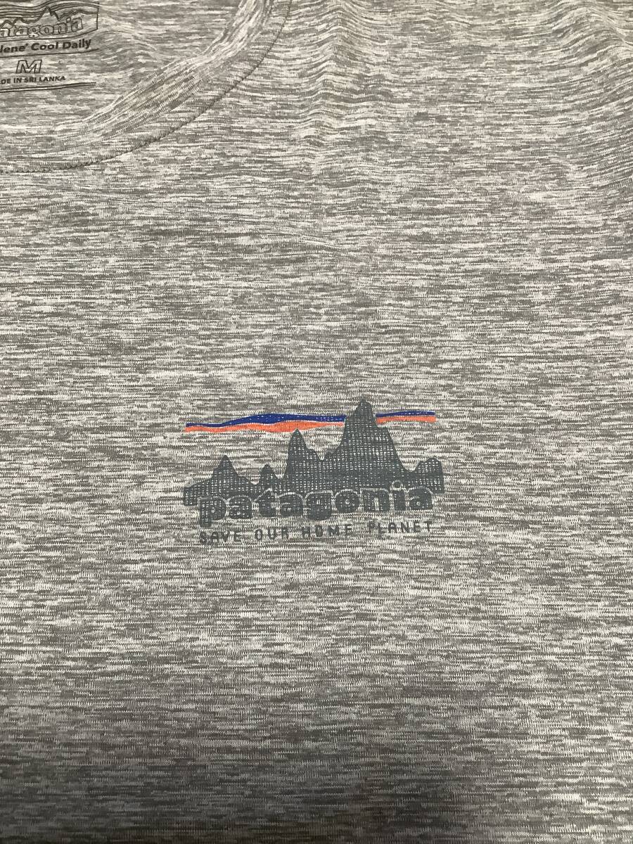 送料無料　未使用 パタゴニア Patagonia メンズ・キャプリーン・クール・デイリー・グラフィック・シャツ Msize 73 Skyline: Feather Grey_画像3