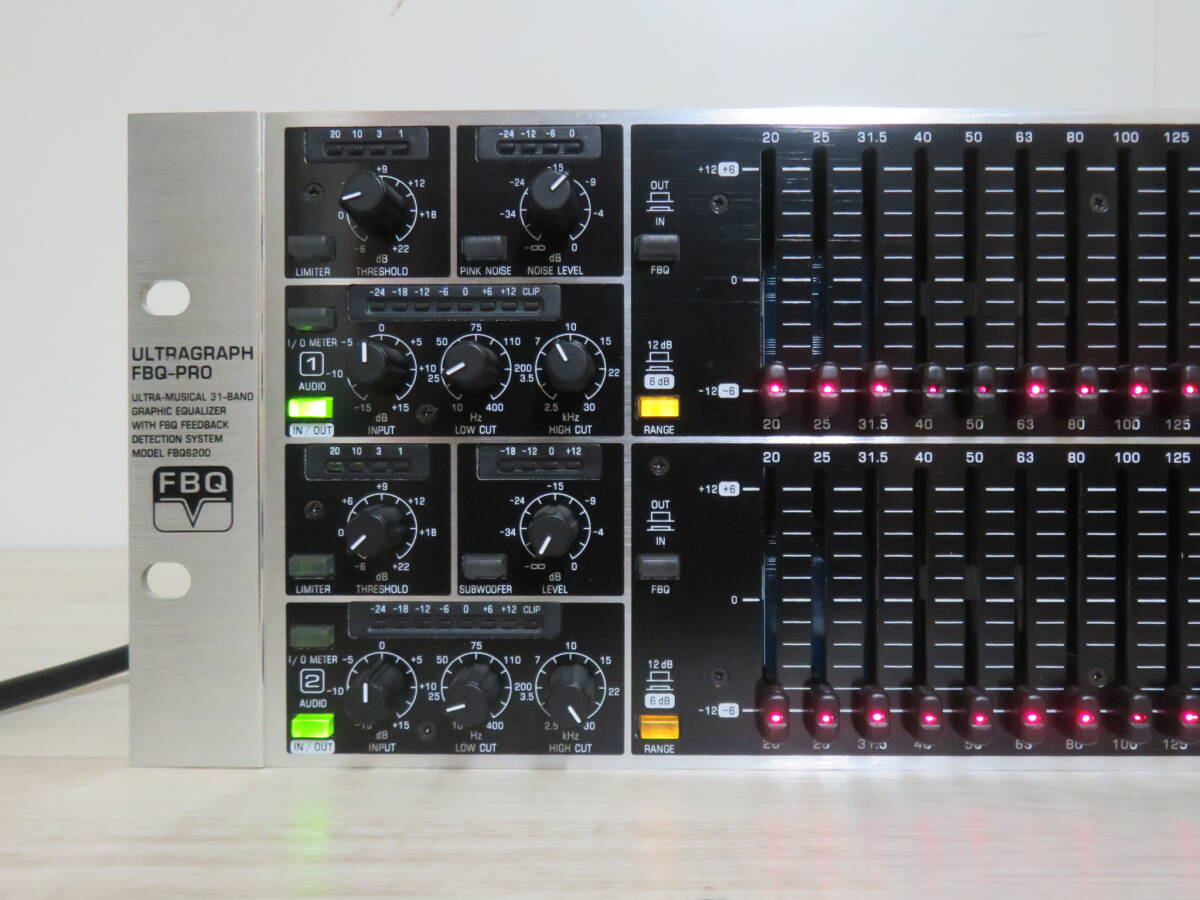 美品! BEHRINGER FBQ6200 ベリンガー グラフィックイコライザー 電源コード付き 非喫煙環境です 追加画像有り 