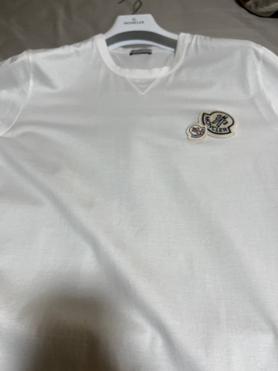 モンクレール Tシャツ[半袖　正規品　ダブルワッペン　白[ホワイト　日本サイズ　L　ハンガー付き　送料は無料です_首元に点の汚れあり