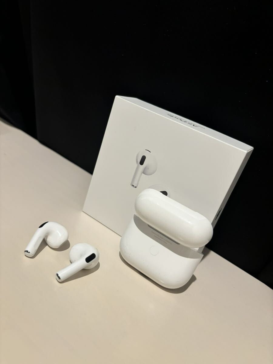 AirPods 第３世代 MME73J/A 美品 1円スタート売り切りの画像4