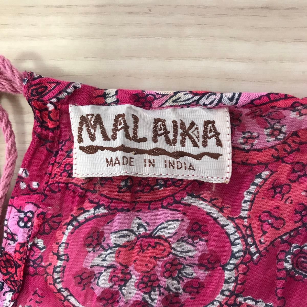 【試着のみ美品】　MALAIKA マライカ ノースリーブワンピース ピンク ペイズリー柄 size：M