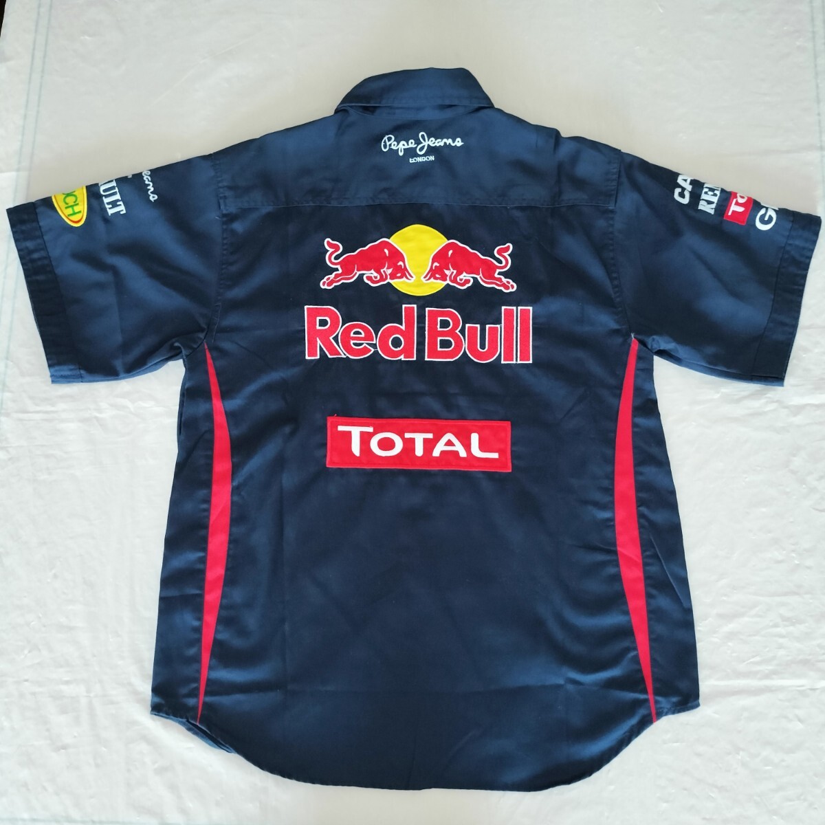 RedBull レッドブル ザウバー ペトロナス F1チーム ピットシャツ クルーシャツ メカニックシャツ pepejeans INFINITI Lサイズ ネイビーの画像1