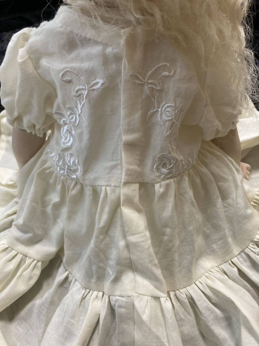  literary creation bisque doll [ white dress. young lady ] hug me doll literary creation doll 