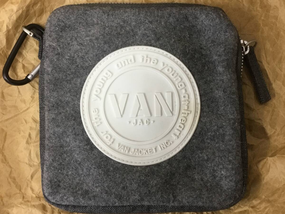 送料無料！VAN JAC ヴァンヂャケット 丸VANロゴポーチ カラビナ付き VAN JACKET INC. / 小物入れ コインケース 財布 ノベルティ_画像7