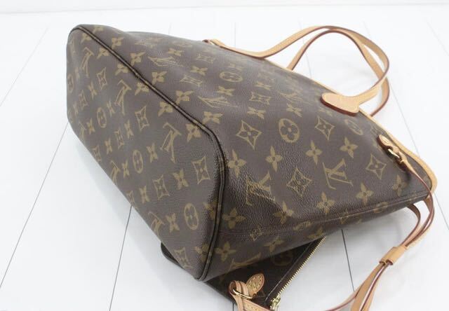 新品同様LOUIS VUITTON ネヴァーフルMM モノグラム ポーチ付き_画像3