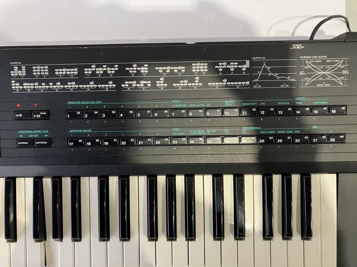 夏玄201 ジャンク品 YAMAHA ヤマハ シンセサイザー DX7 Ⅱ-D デジタルprogrammable Algorithm Synthesizer 名機 鍵盤楽器 音楽機材 現状品の画像3