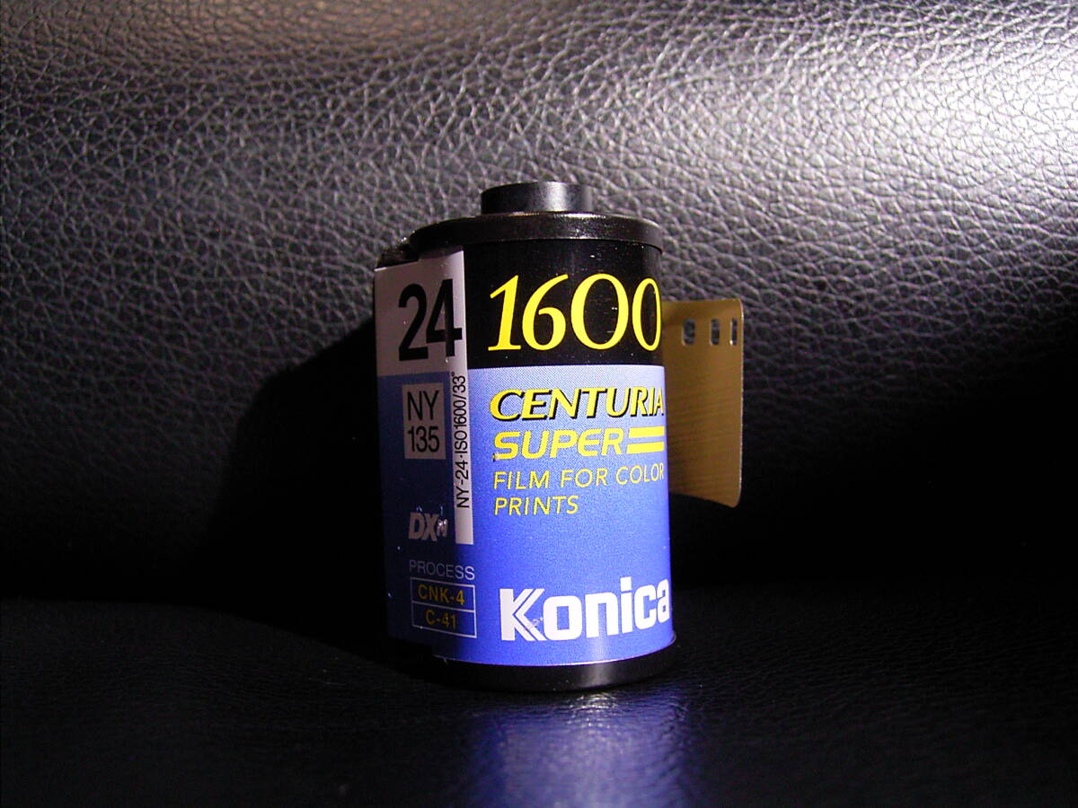 コニカカラー KONICA CENTURIA SUPER 1600 24枚撮り 未使用 期限切れの画像1