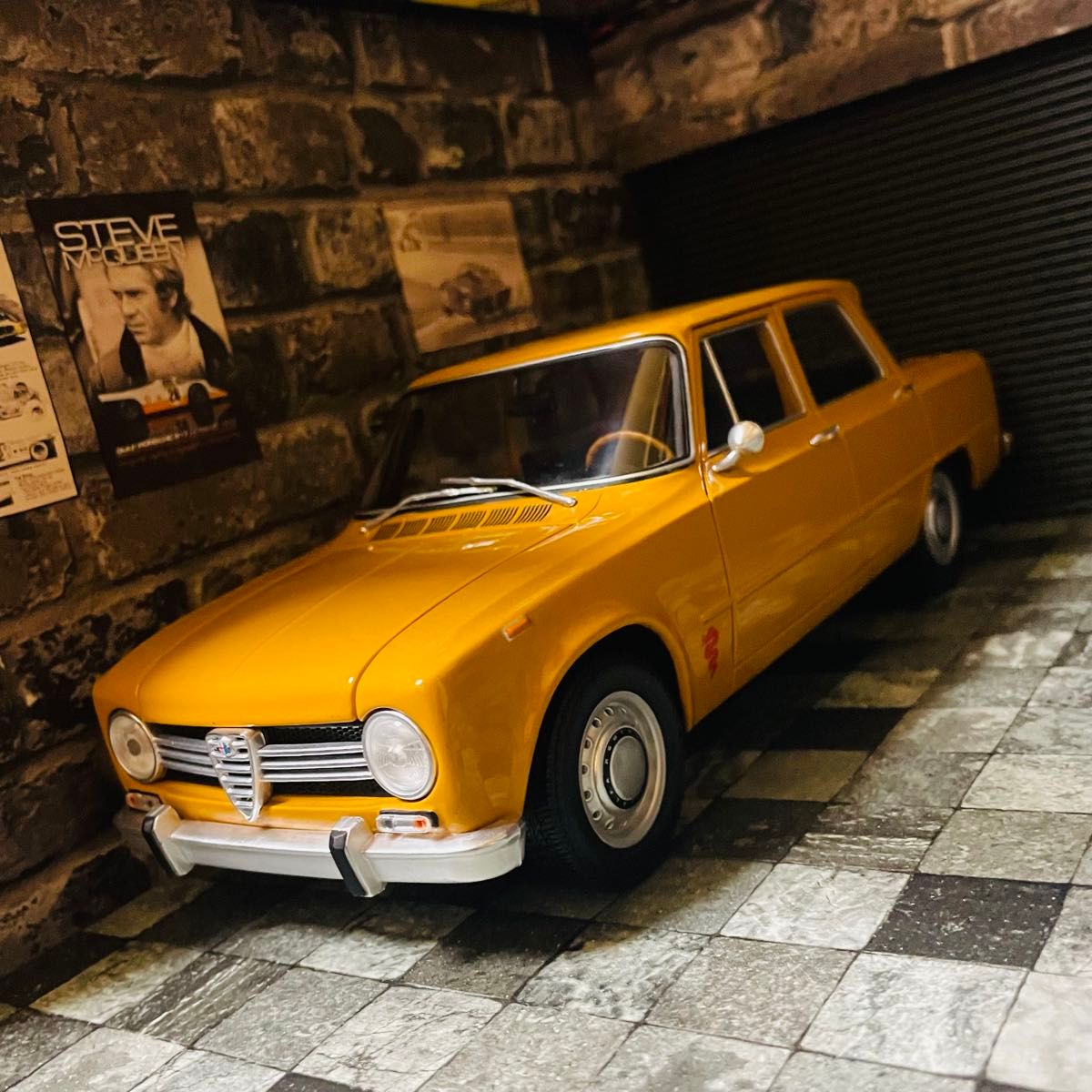 1/18 PMA アルファロメオ ジュリア スーパー 1300 ベルリーナ 1/18 PMA アルファロメオ ジュリア スーパー 1300 ベルリーナ