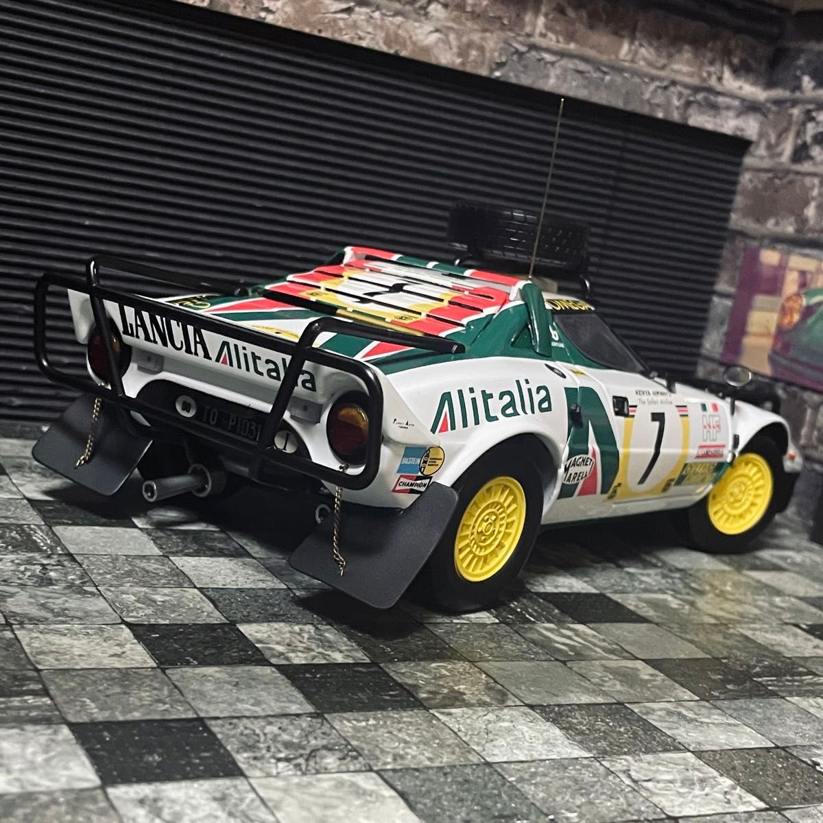 カスタム品 1/18 京商 ランチア ストラトス HF サファリラリー カスタム品 1/18 京商 ランチア ストラトス HF サファリラリー