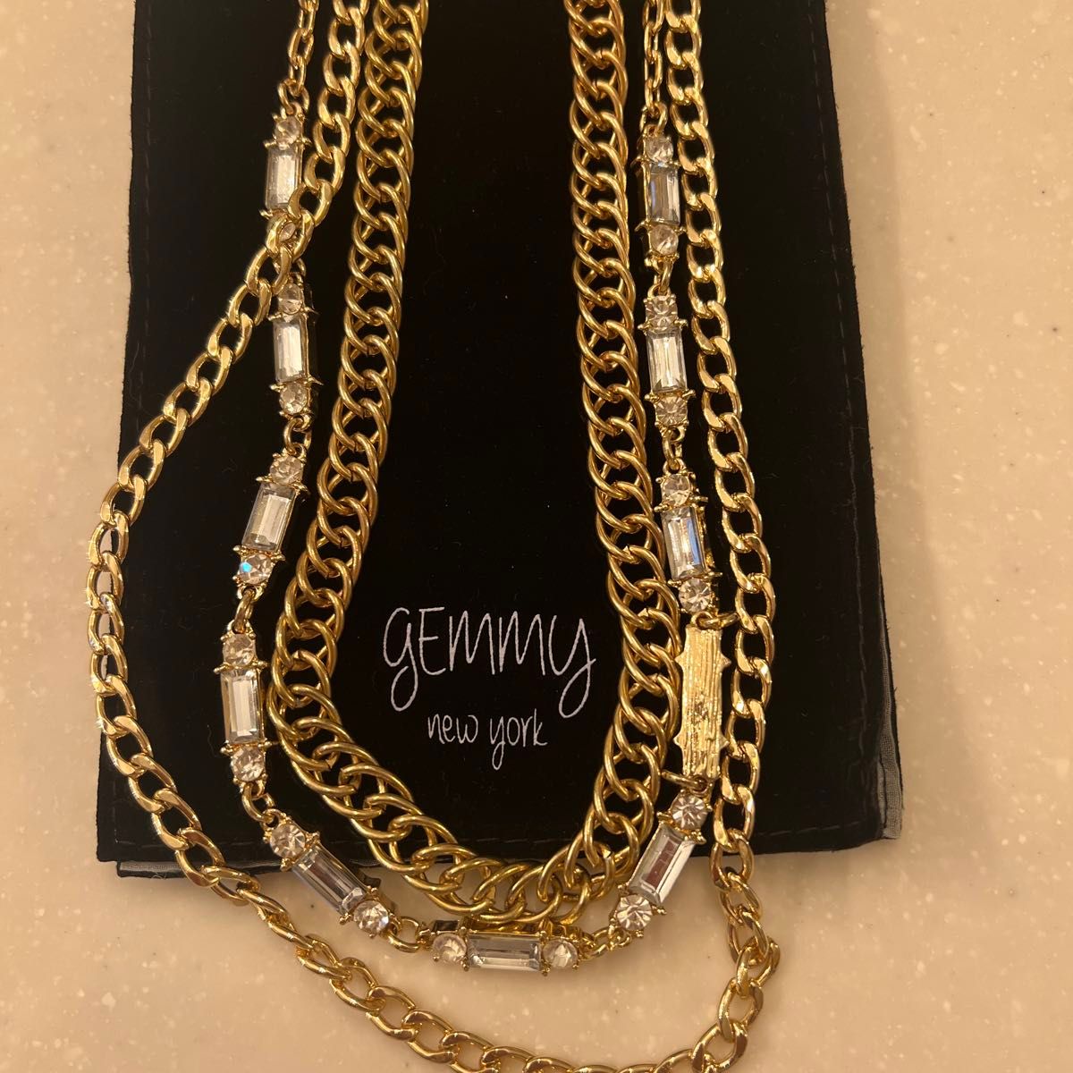 美品　gemmy new york ジェミーニューヨーク三連ネックレス　スワロフスキー　ネックレス アクセサリー ゴールドカラー