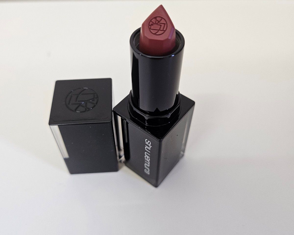 未使用！shu uemura ルージュアンリミテッド　キヌマット　BR875