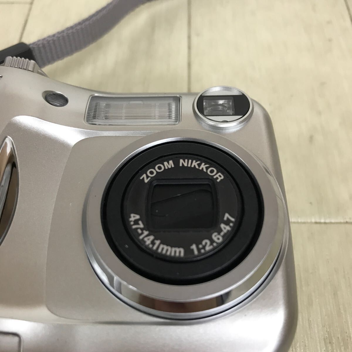 B1993 動作品 Nikon ニコン COOLPIX E2100 コンパクトデジタルカメラ デジカメ 電池式 簡易動作確認済み 現状品_画像7