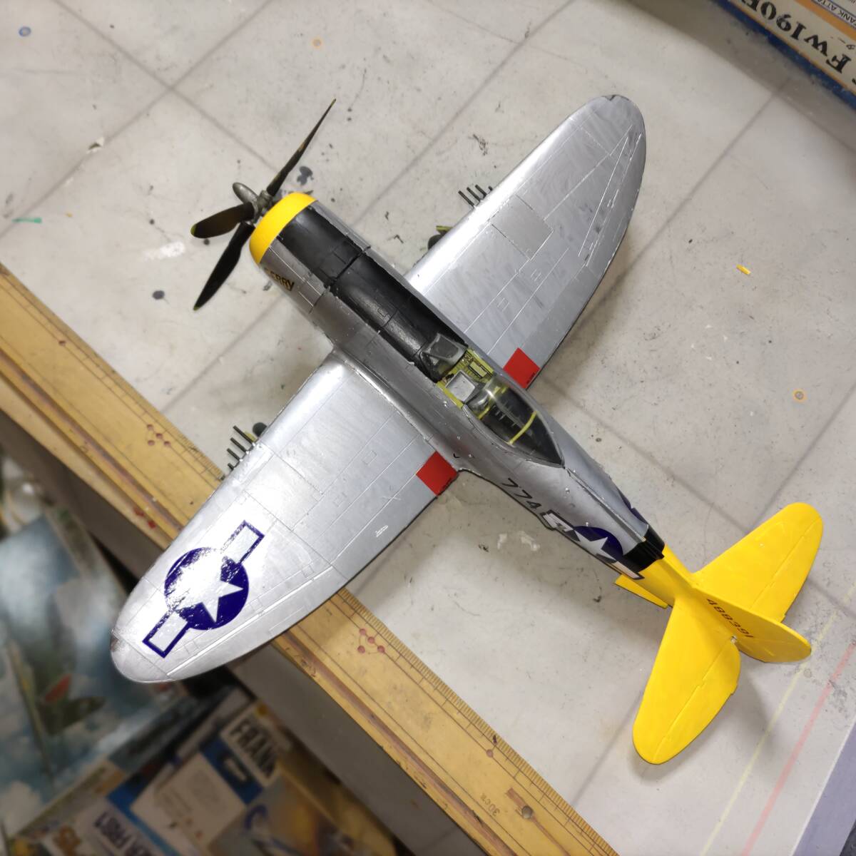 1/48 アメリカ陸軍 P-47完成品の画像1