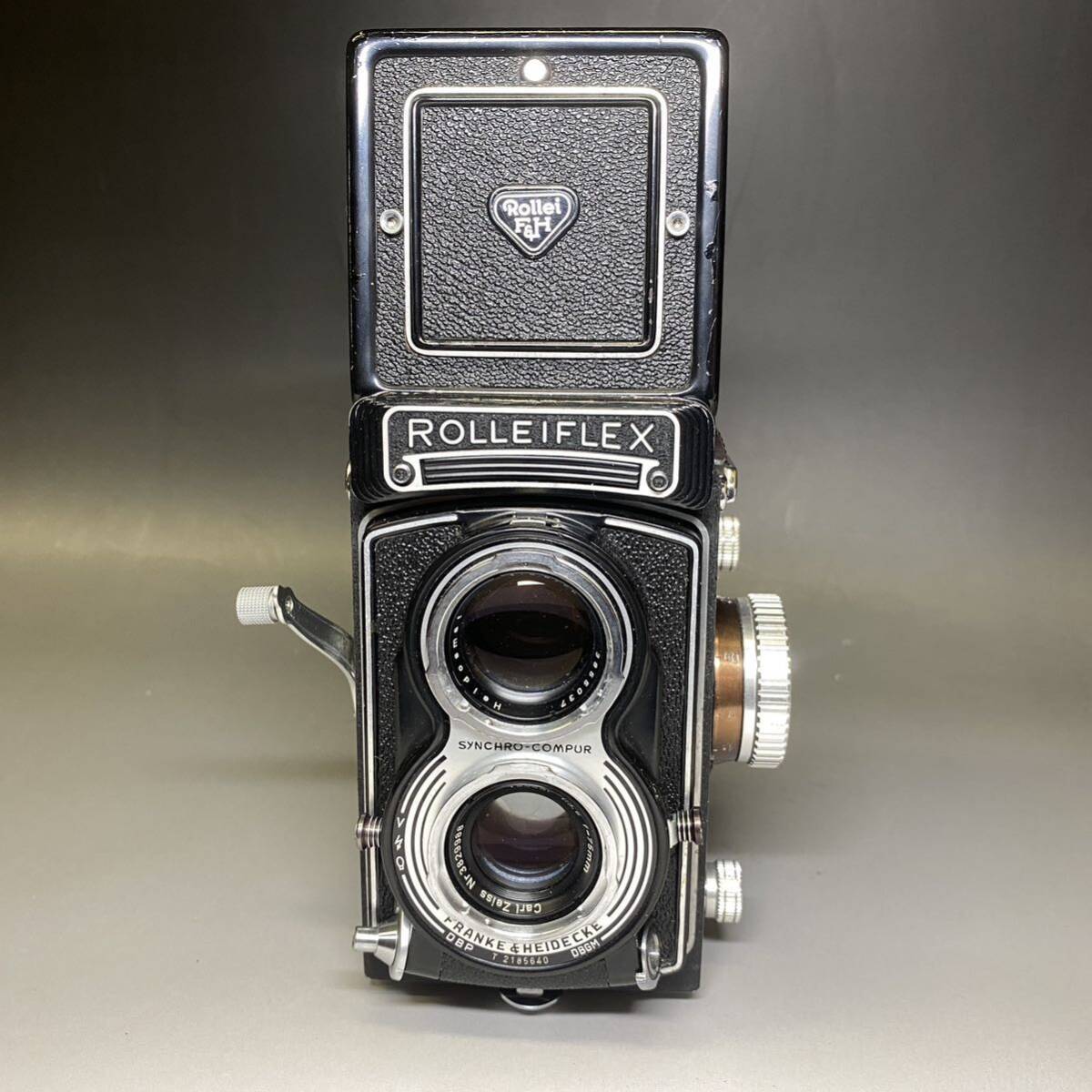 美品！【二眼カメラ 】《二眼レフ/ローライフレックス》カメラ/Rolleiflex/DBP DBGM 3.5F/Heidosmat 75mm F2.8/Tessar75mm F3.5 _画像2