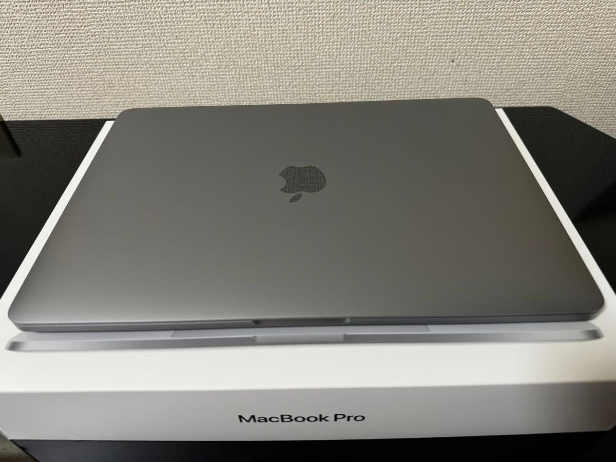 MacBook Pro M2　メモリ16GB/SSD1TB 13インチ