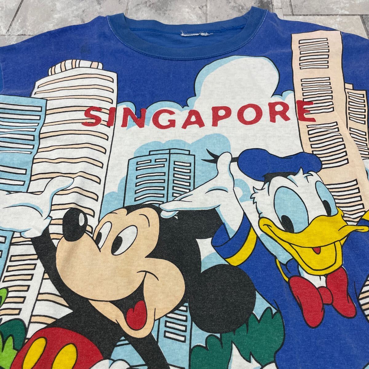 90s DISNEY ディズニー SINGAPORE Tシャツ T-shirt TEE 半袖 ビッグプリントロゴ ミッキーマウス ドナルド ヴィンテージ 玉SS1810_画像8