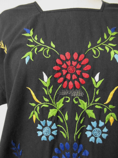 古着♪レトロ・Vintage黒フォークロア刺繍ワンピ♪ボヘミアンヒッピーフェス日本製70s60s70年代60年代ワンピースヴィンテージ即決半袖春夏の画像7