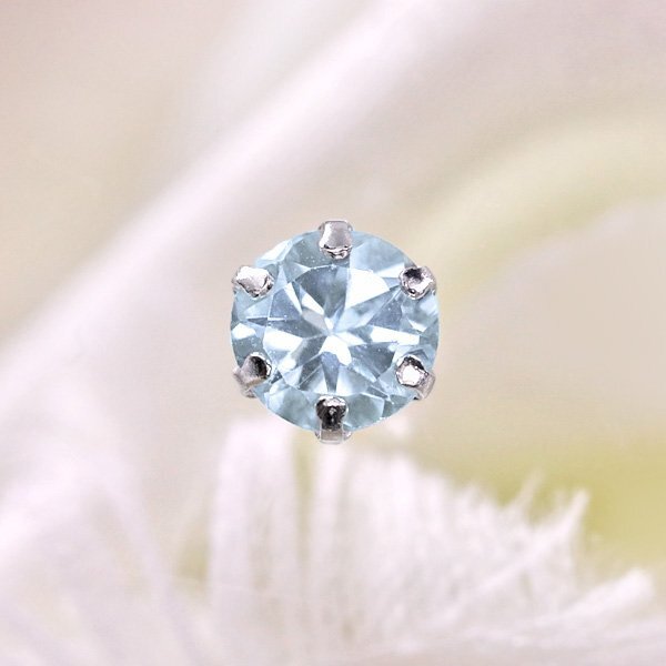 【新品・未使用】1円～最落無 天然アクアマリン 計0.80ct,プラチナ 淡いブルーの輝き 爽やかな耳元を演出 アクアマリン スタッドピアス_画像2