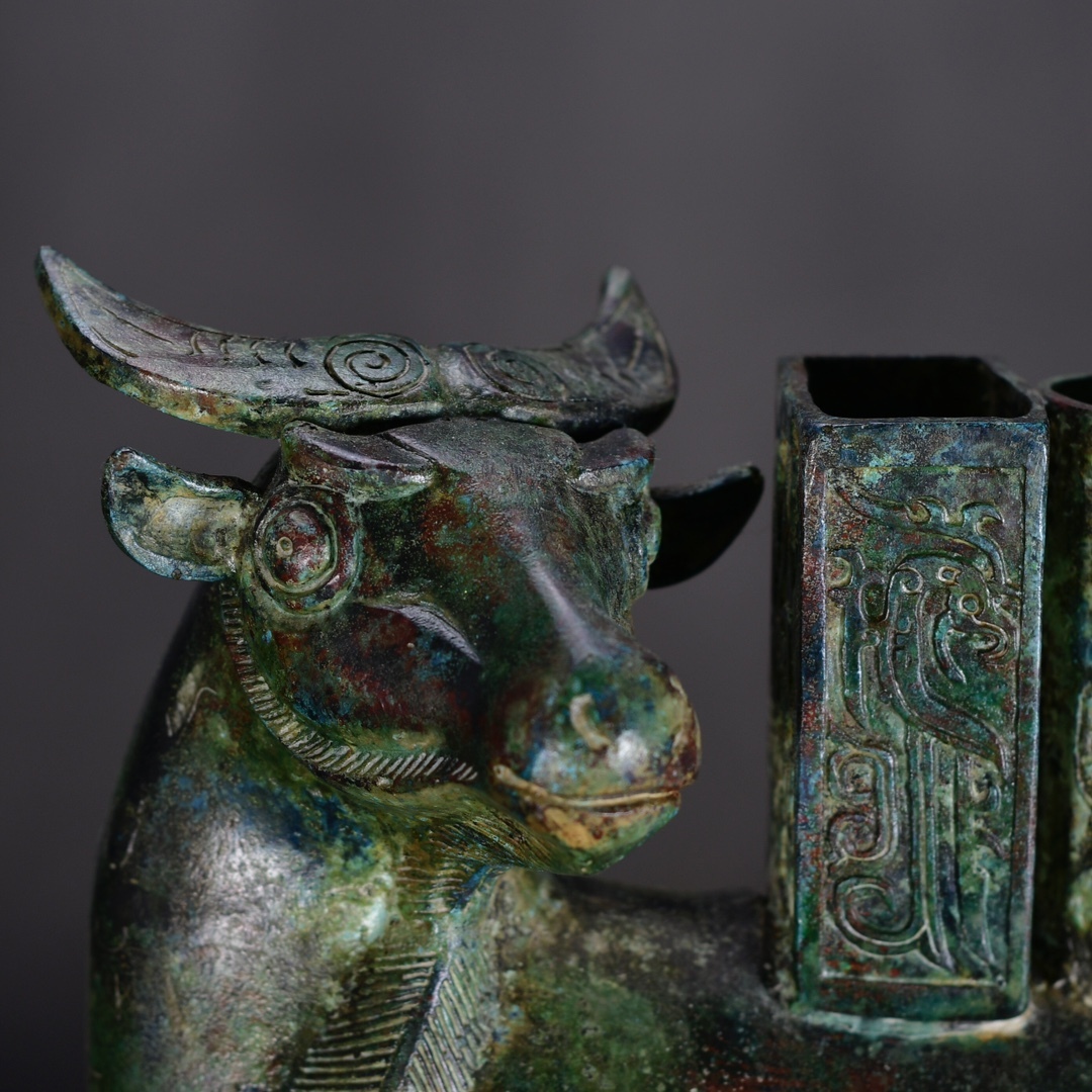 旧藏 青銅器 中国春秋戦国時代の青銅銘文牛尊です 時代物 中國古 旧藏 青銅器 中国春秋戦国時代の青銅銘文牛尊です 時代物 中國古