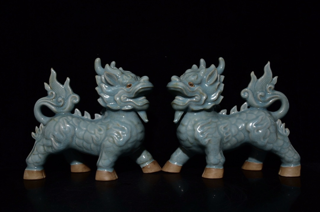 磁器 中國 宋代 汝窯 天青釉 瑞獣麒麟一対 鎮宅辟邪 招財 磁器 中國 宋代 汝窯 天青釉 瑞獣麒麟一対 鎮宅辟邪 招財