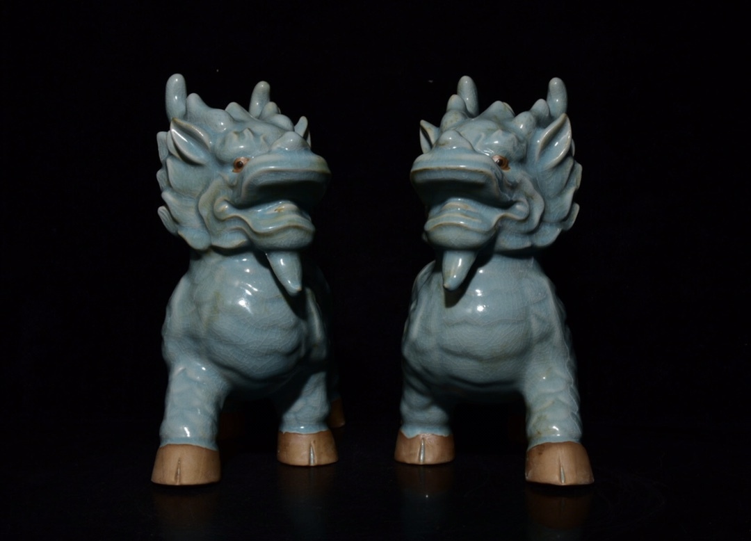 磁器 中國 宋代 汝窯 天青釉 瑞獣麒麟一対 鎮宅辟邪 招財進寶 唐 磁器 中國 宋代 汝窯 天青釉 瑞獣麒麟一対 鎮宅辟邪 招財進寶 唐