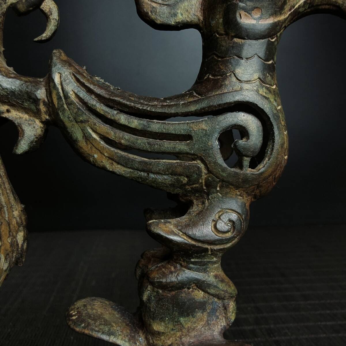 旧藏 中国 三星堆文化 青銅太陽神鳥 青銅器 時代物 中國古美術 極細工 擺件 置物 賞物 唐物 古美術品 LXZ39_画像4