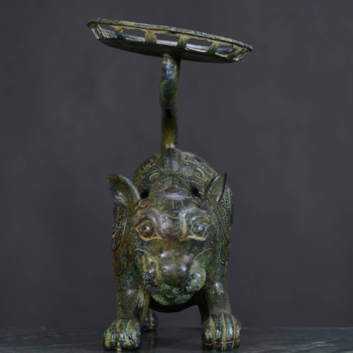 旧藏 中国前漢時代の青銅虎灯台 青銅器 時代物 中國古美術 極細 旧藏 中国前漢時代の青銅虎灯台 青銅器 時代物 中國古美術 極細