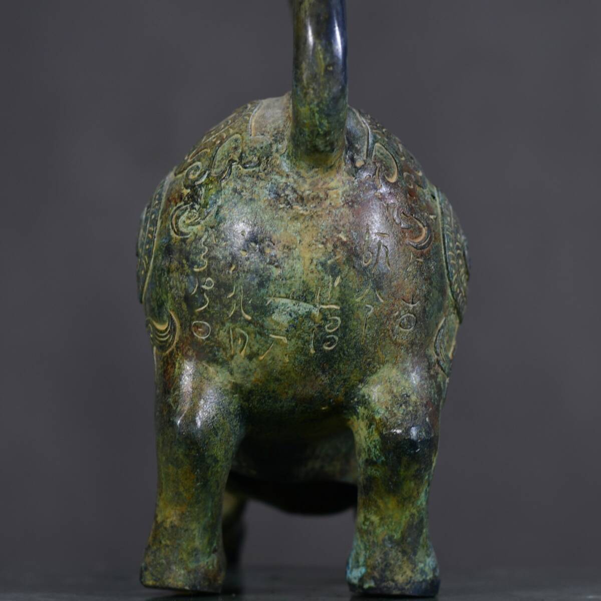 旧藏 中国前漢時代の青銅虎灯台 青銅器 時代物 中國古美術 極細 旧藏 中国前漢時代の青銅虎灯台 青銅器 時代物 中國古美術 極細