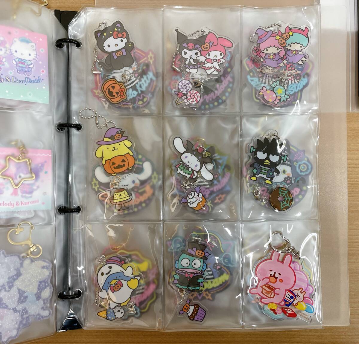 [ Sanrio .... charm ] key holder strap anime goods Hello Kitty My Melody black mi/ S65-284