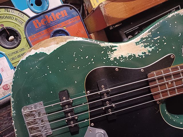 Vintage Reproduction Relic Custom Vintage Britishi Green Jazz Bass レリック ＆ エイジド VintageCapacitor VintageWier_画像4