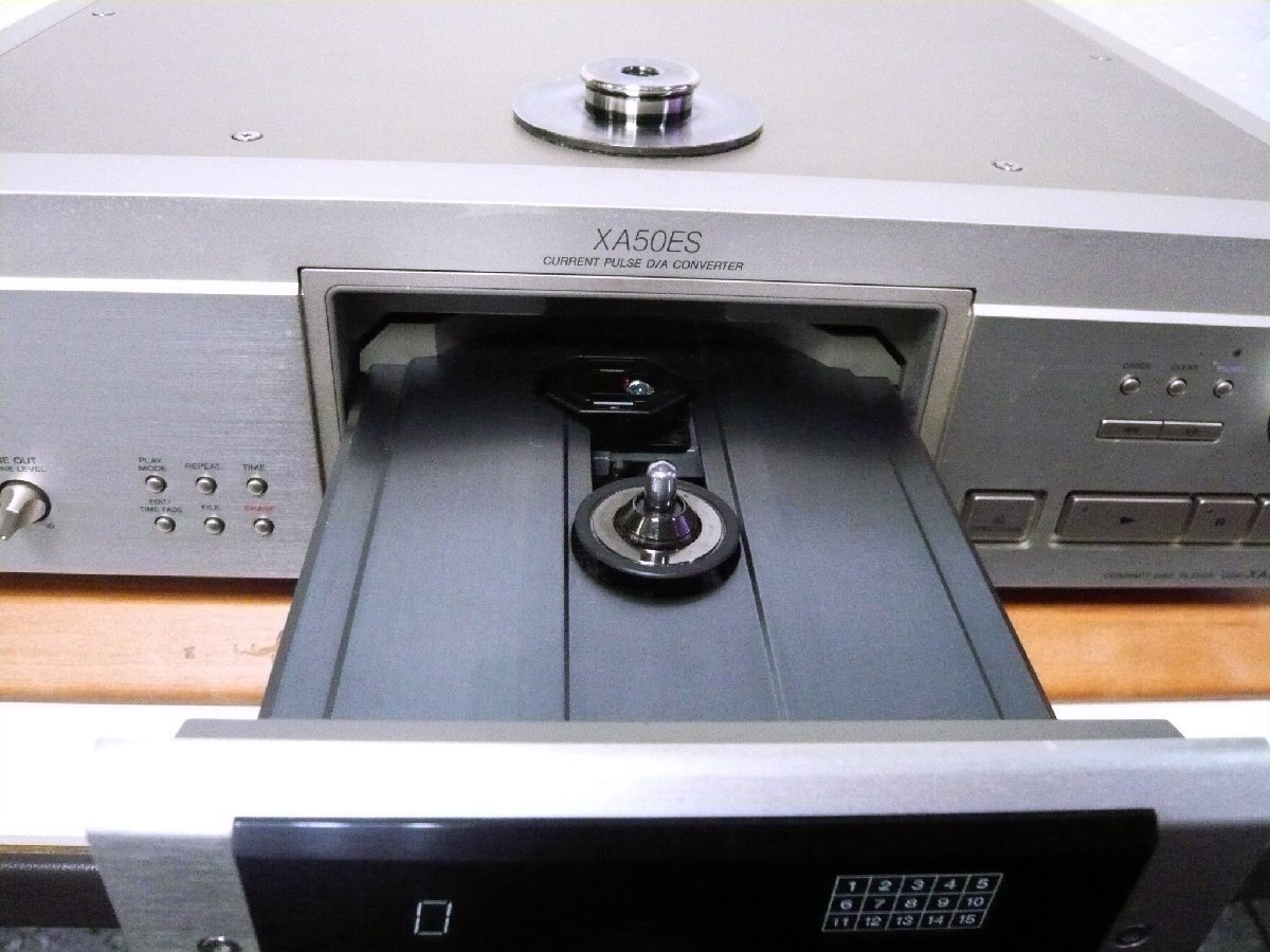 SONY real height sound quality. CD deck [CDP-XA50ES] high-end audio mania from . established reputation exist superior name machine ., one owner. beautiful goods operation goods..