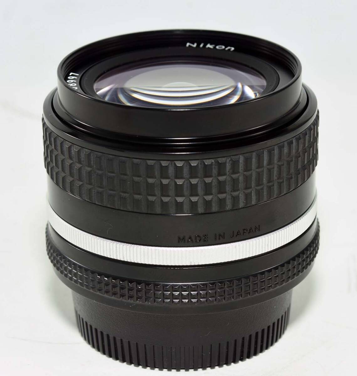 Nikon Ai-S NIKKOR 28mm f3.5 マニアルフォーカス 一眼レフカメラ用交換レンズ　広角レンズ　デジタルカメラ使用でフルサイズの高級レンズ_画像4
