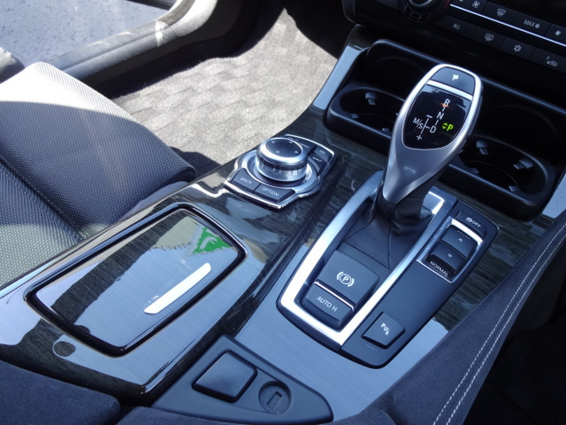 【諸費用コミ】:☆北海道帯広市発☆ 2011年 BMW 5シリーズツーリング 523i_画像の続きは「車両情報」からチェック