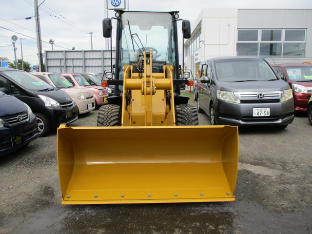 北海道苫小牧 中古車★車体渡しのみ★ 令和4年 その他 CATミニホイルローダー除雪仕様 アワーメーター76H_画像の続きは「車両情報」からチェック