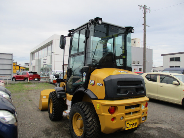 北海道苫小牧 中古車★車体渡しのみ★ 令和4年 その他 CATミニホイルローダー除雪仕様 アワーメーター76H_画像の続きは「車両情報」からチェック