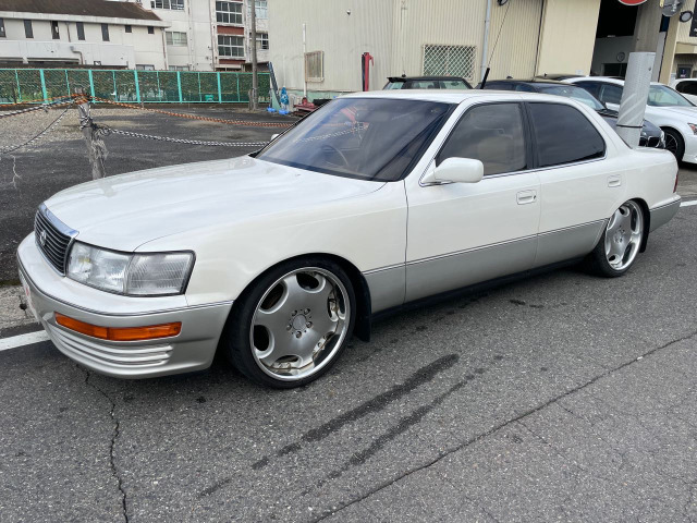 岐阜県岐阜市 中古車 厳選車 平成3年 トヨタ セルシオ 4.0 C仕様 革シート 19インチ サスコン_画像の続きは「車両情報」からチェック