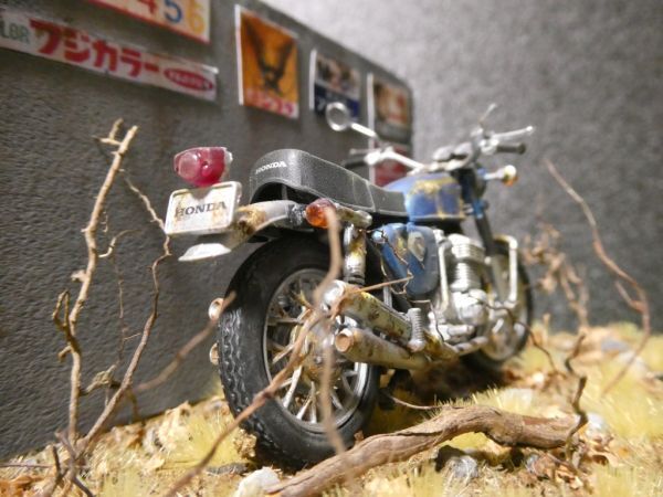 昭和レトロ 1/24 HONDA CB750K0 情景ジオラマ完成品 ケース付_画像6