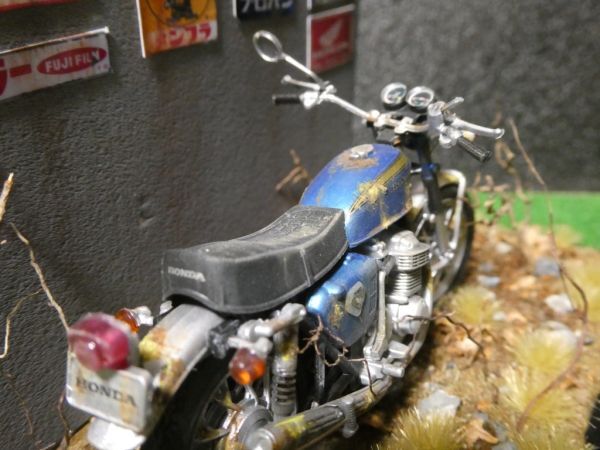 昭和レトロ 1/24 HONDA CB750K0 情景ジオラマ完成品 ケース付_画像8