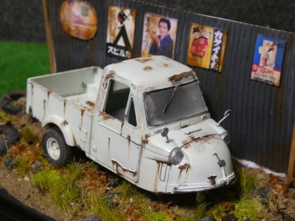 昭和レトロ 1/32 DAIHATSU ミゼット 情景ジオラマ完成品 ケース付_画像3