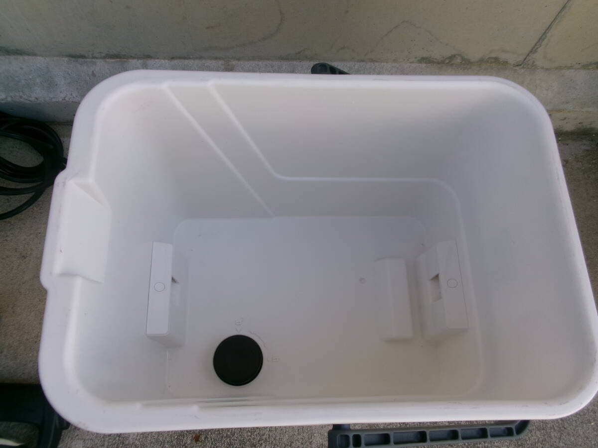 高圧洗浄機 タンク式 アイリスオーヤマ 静音 小型 家庭用 温水対応 洗車 車 庭 掃除 水 清掃 SBT-411_画像6
