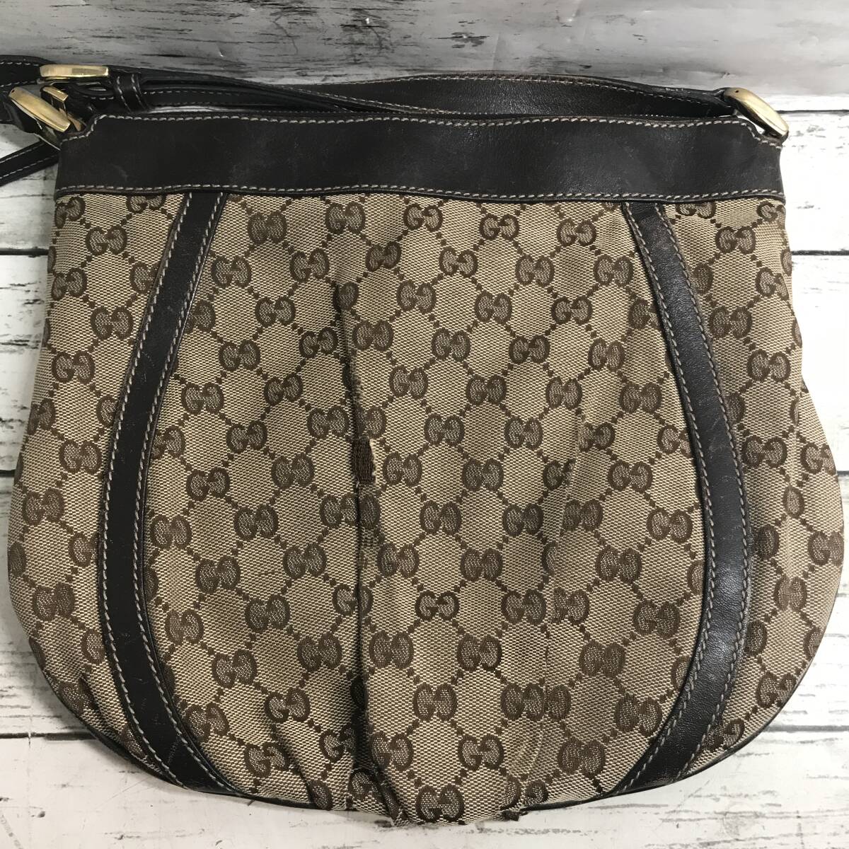 8r27 GUCCI オールドグッチ 総柄 アビーライン 斜め掛け ショルダー 真贋済 GG柄 キャンバス 本物 レザー 肩掛け_画像7