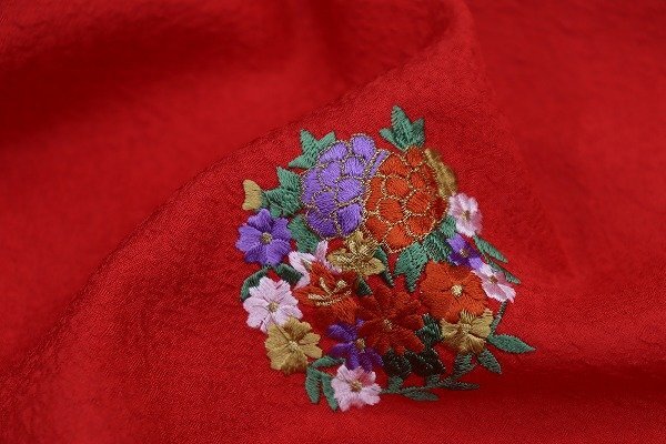 cherry★z2535lr★卒業の思い出作り★二尺袖 小振袖★赤系 刺繍の花紋★卒業式 二尺袖 袴 簡単着付け 振袖 街歩き kimono【中古品/ポリ】_画像6